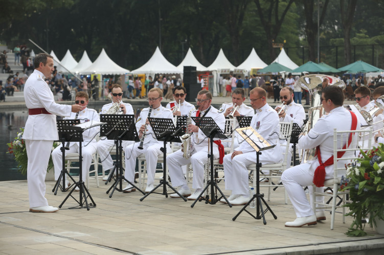 PENAMPILAN ROYAN MARINES BAND
